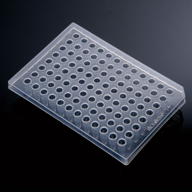 96 웰 하프 스커트 PCR 플레이트